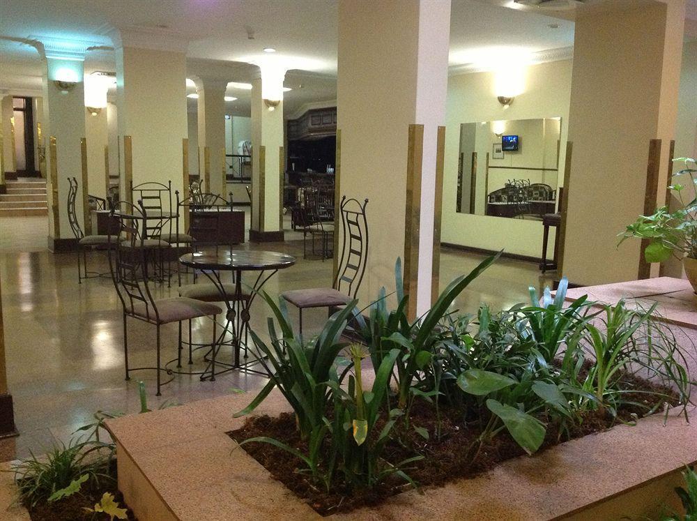 New Ambassador Hotel Хараре Экстерьер фото