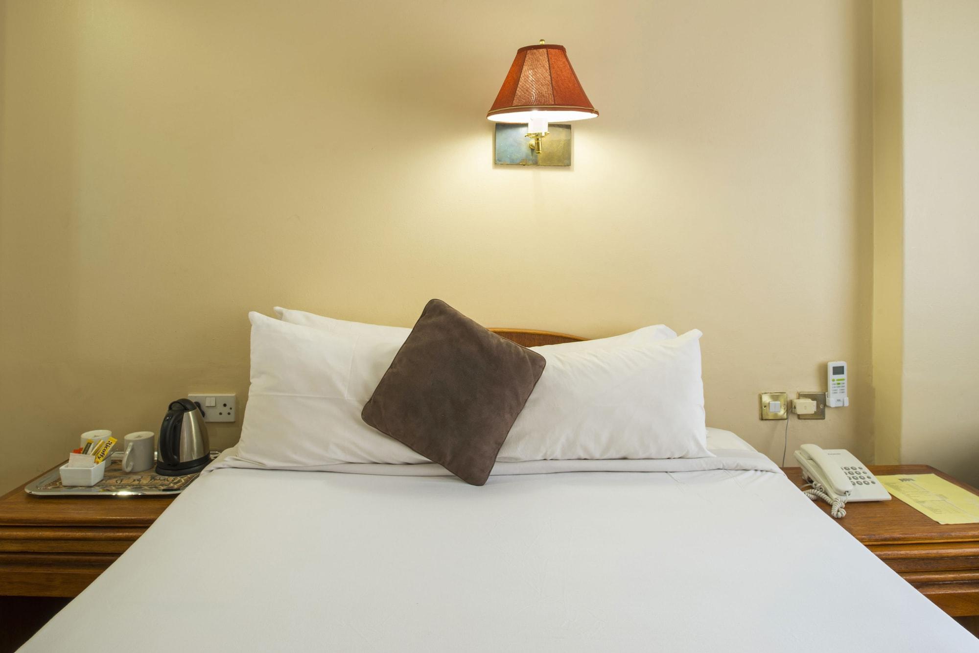 New Ambassador Hotel Хараре Экстерьер фото