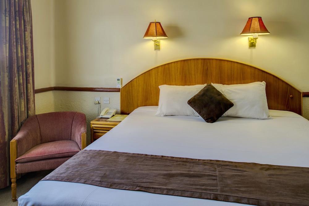 New Ambassador Hotel Хараре Экстерьер фото