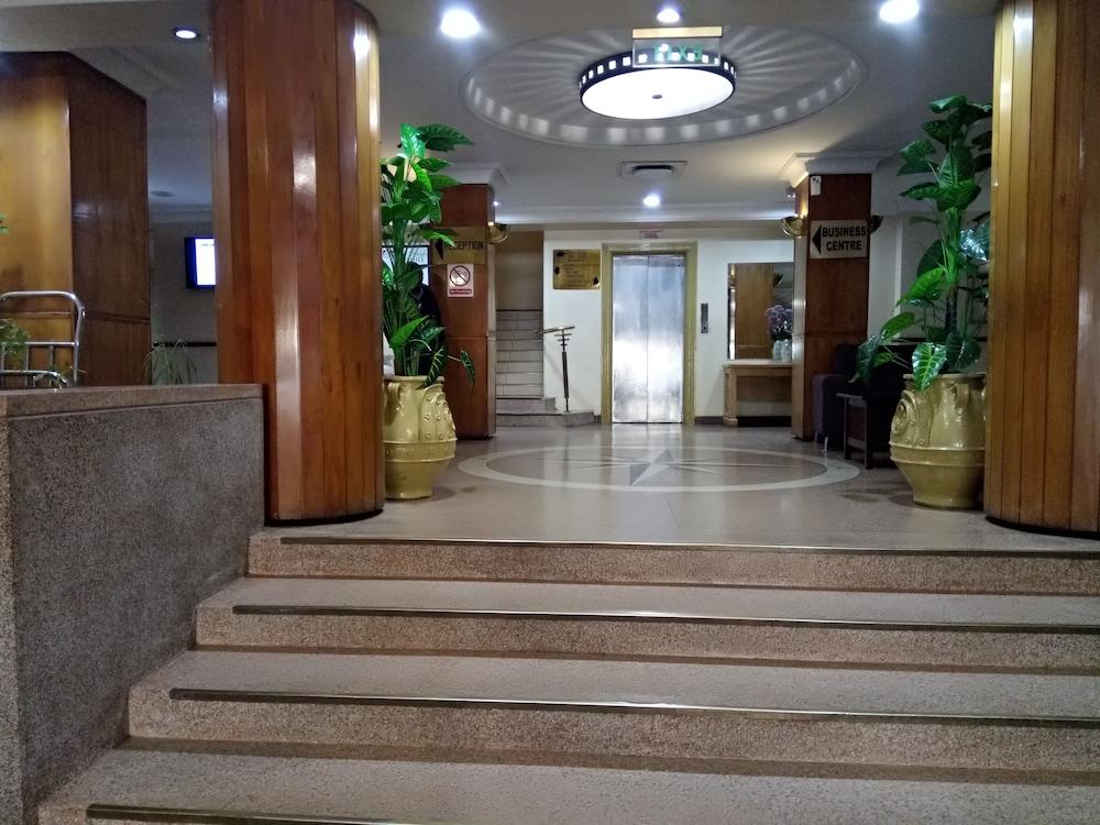 New Ambassador Hotel Хараре Экстерьер фото