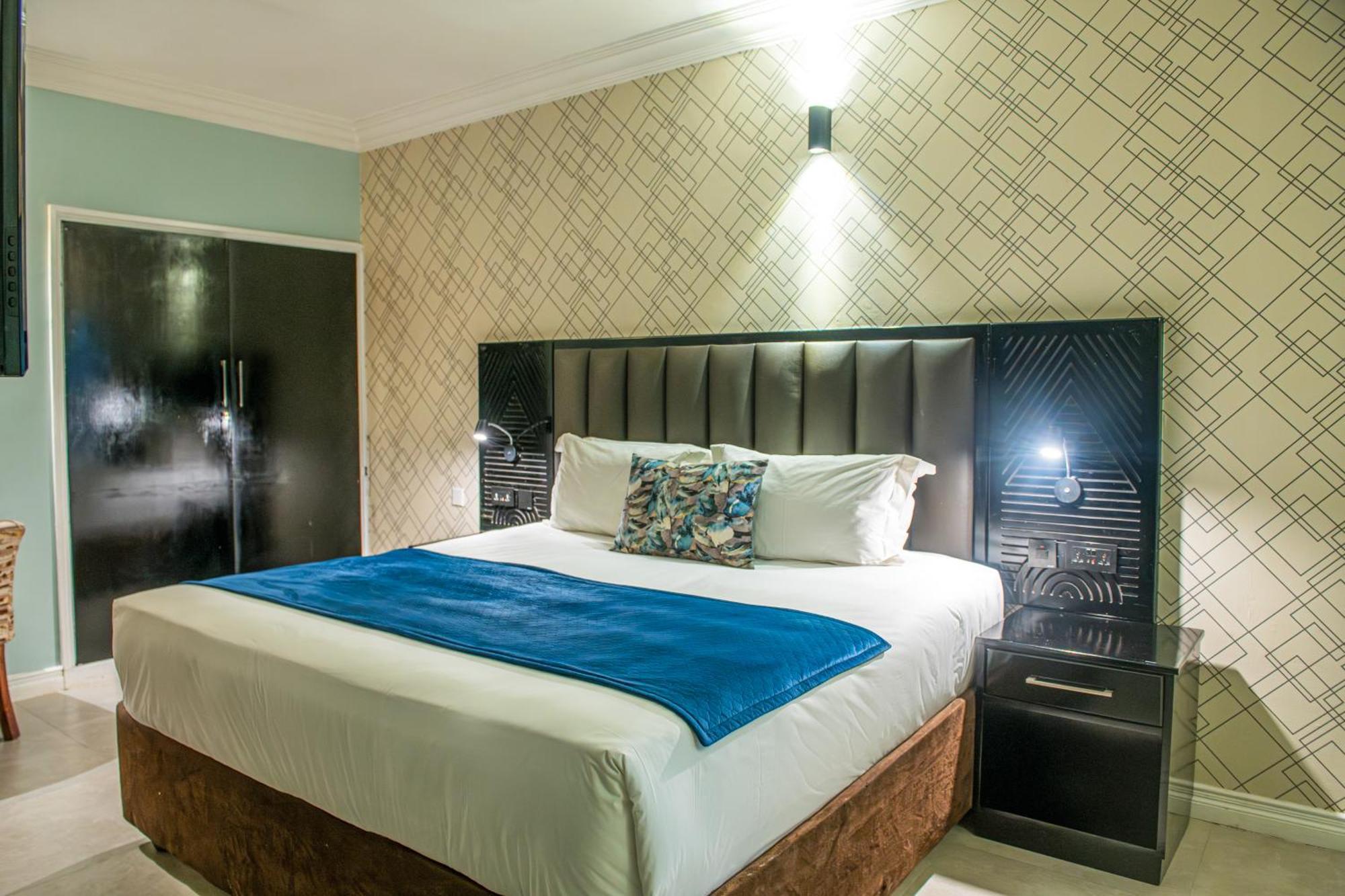 New Ambassador Hotel Хараре Экстерьер фото