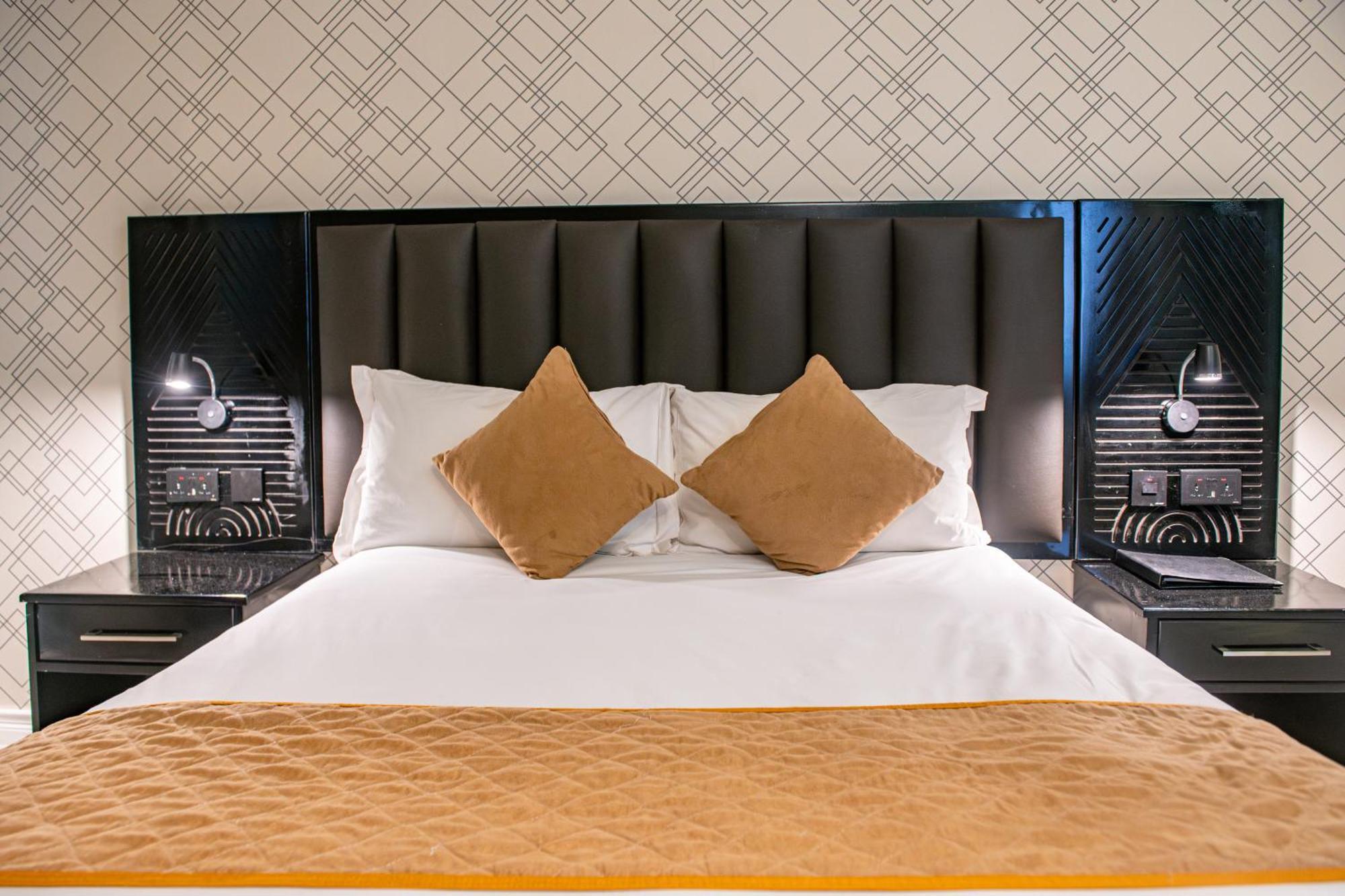 New Ambassador Hotel Хараре Экстерьер фото