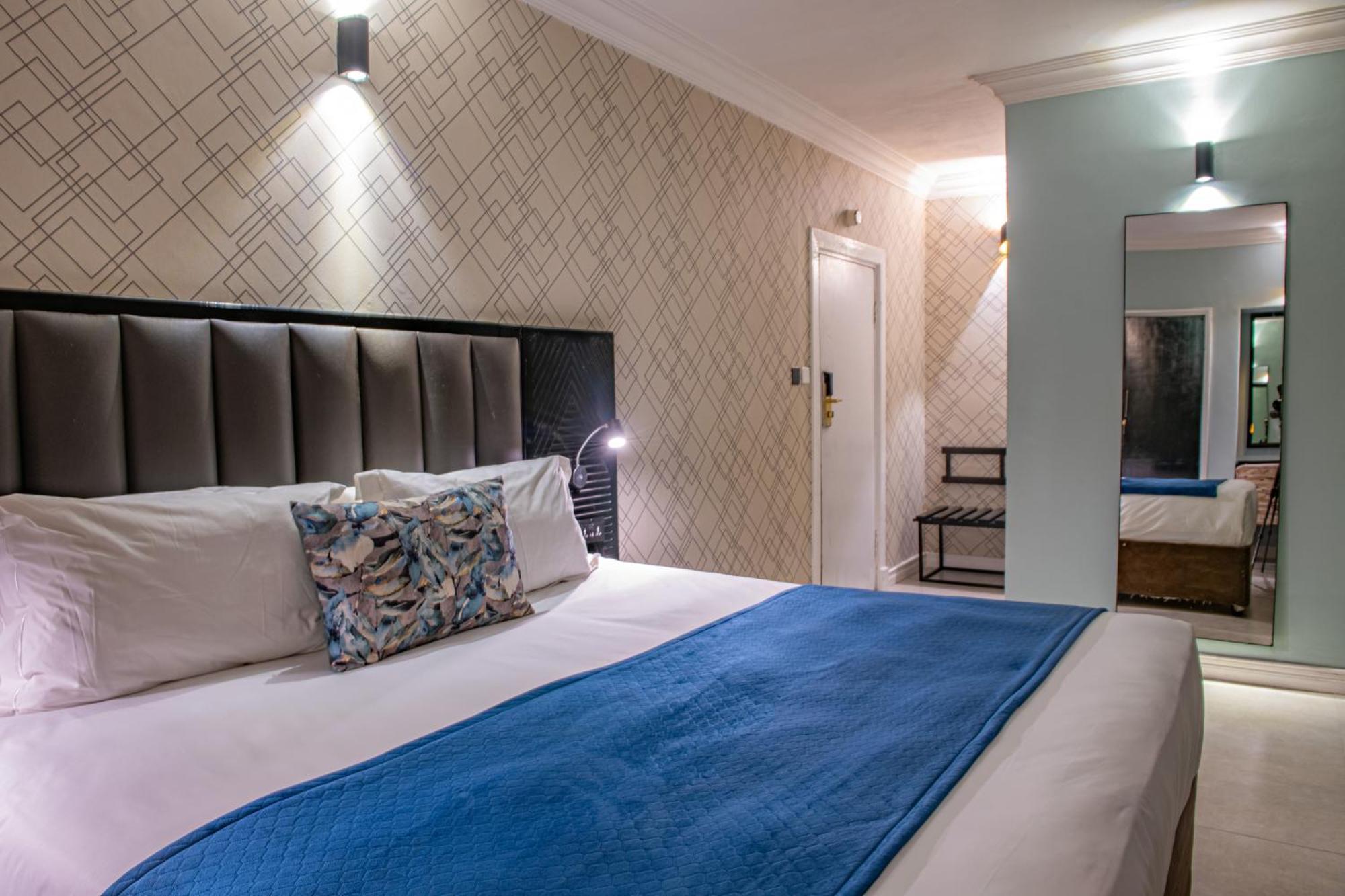 New Ambassador Hotel Хараре Экстерьер фото