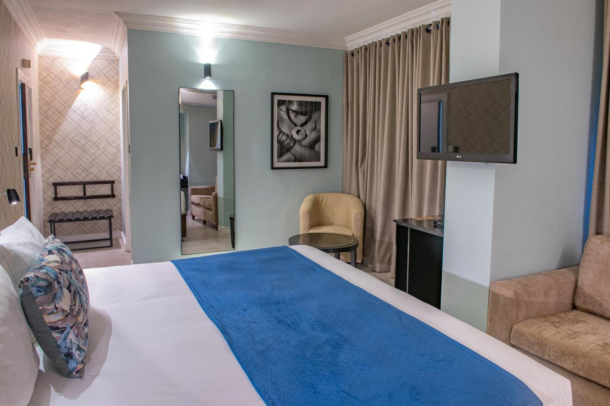 New Ambassador Hotel Хараре Экстерьер фото