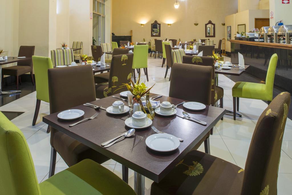 New Ambassador Hotel Хараре Экстерьер фото